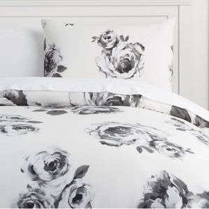PB Teen Emily & Meritt Bed of Roses Duvet and Sham